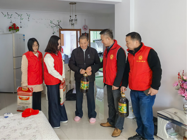 “池舟”载温情 海事暖夕阳