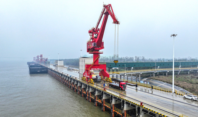 长江岸线添新翼 乌沙港区展宏图