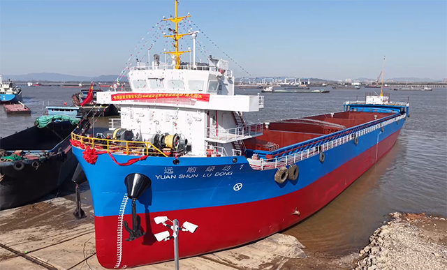 绿色航运赋能水运升级提质 ——全省首艘“换罐模式”LNG动力船吉水