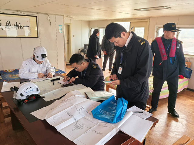 市海事中心联合长江海事开展客船质量突出问题专项整治