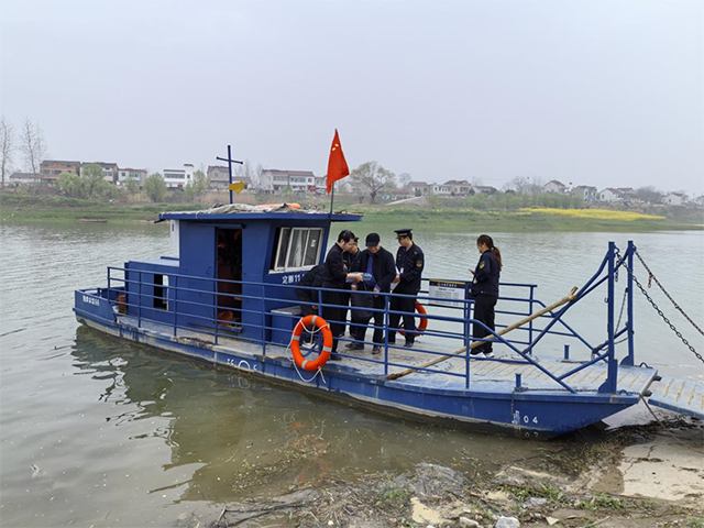 强化联合检查 护航清明平安出行